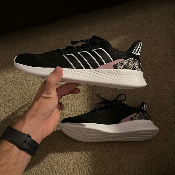 Adidas shoes - Picture 2 of 5